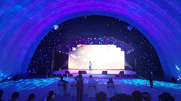 国庆余温未散，优发国际气膜馆演出迸发小热之势