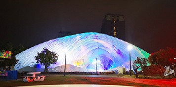 优发国际全国首个全透明气膜餐厅正式开业，获业界一致好评！